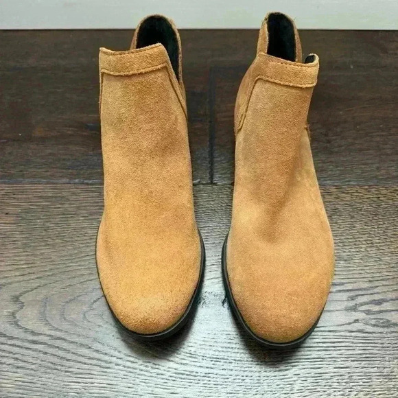 Sorel Suede  Ankle Boot - Picture 4 of 8